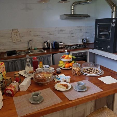 L'Orto Sul Poggio Bed & Breakfast Sutri Bagian luar foto