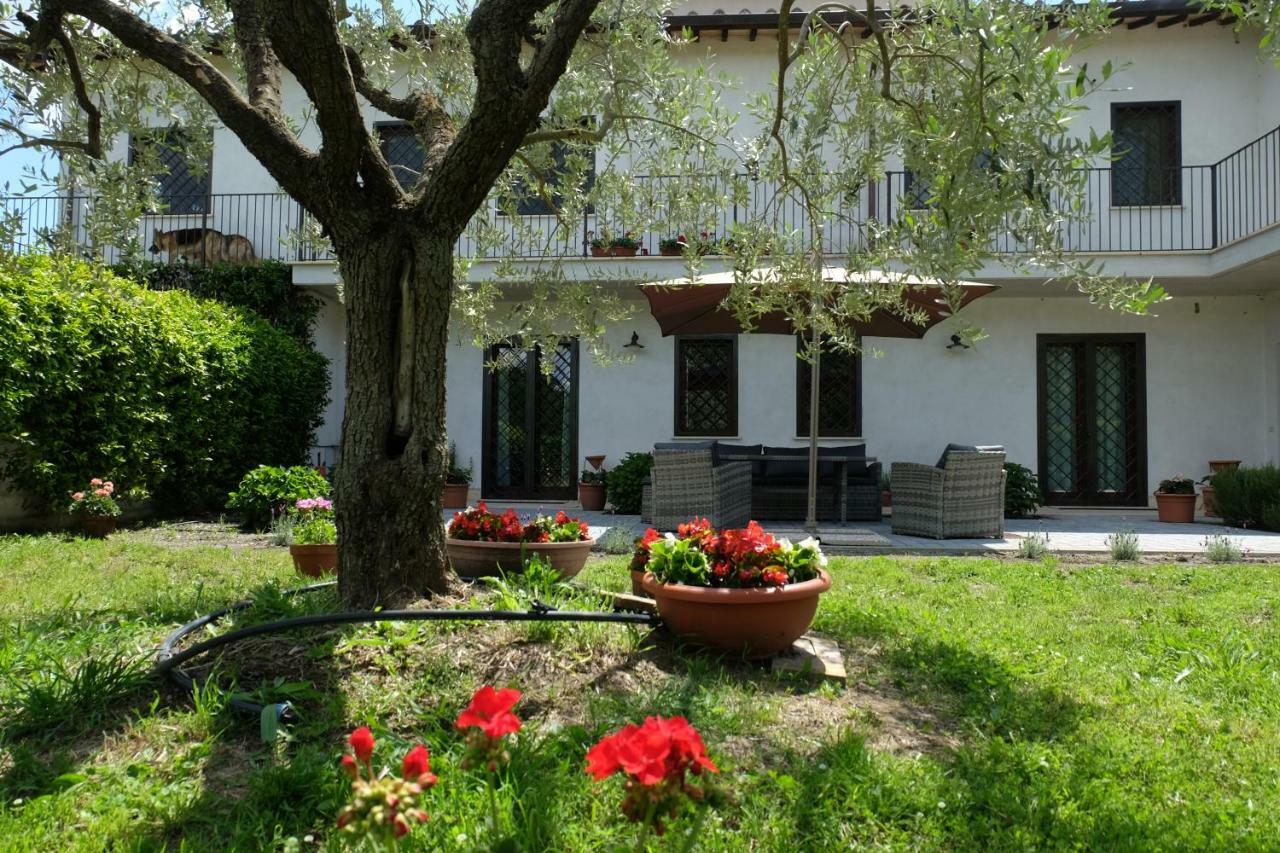 L'Orto Sul Poggio Bed & Breakfast Sutri Bagian luar foto